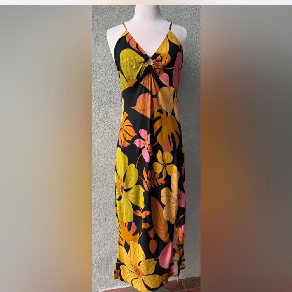 Floral Midi Dress in Black and Pink - Picture 2 of 8
